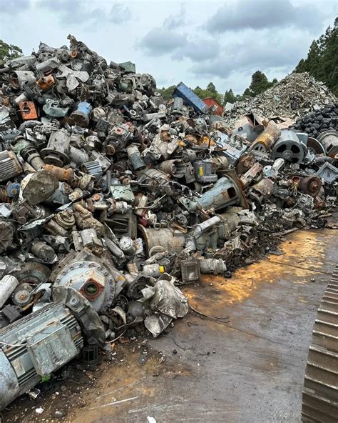 100 scrap metal .
